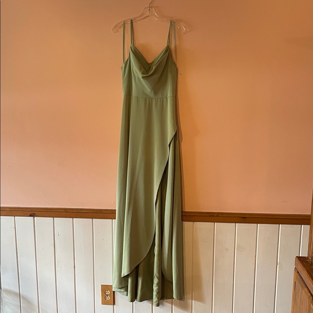 Elegant Green Maxi Dress